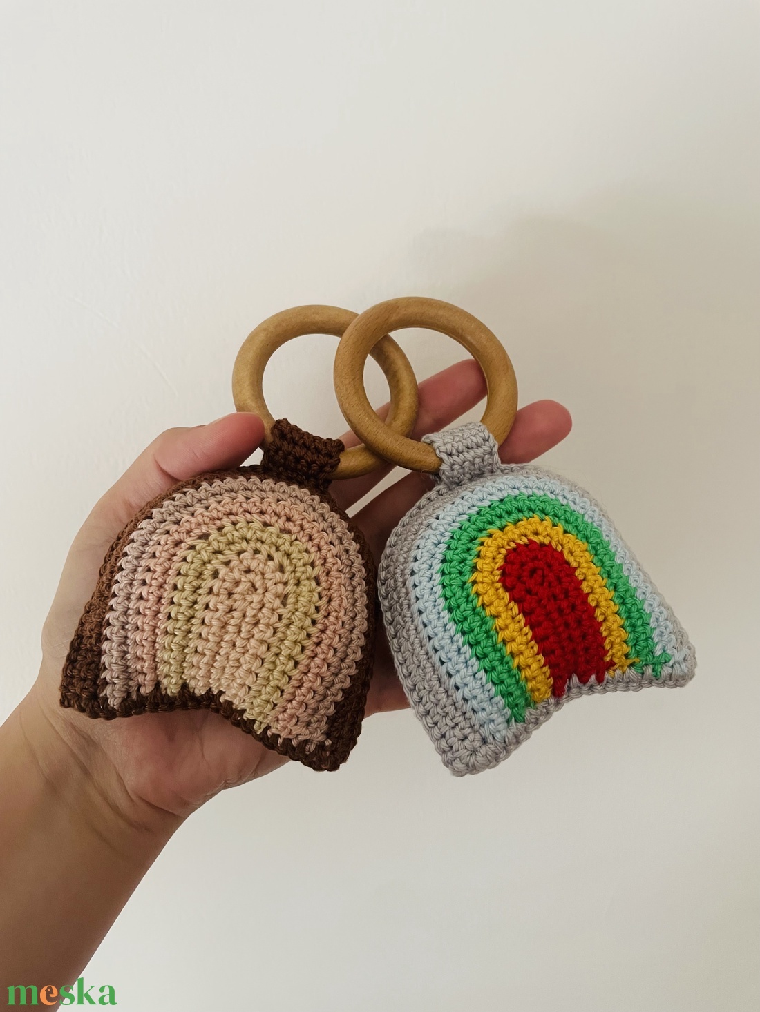 Szivárvány baba játék - amigurumi csörgő - baba - mama - baba játékok - szundikendő, alvóka - Meska.hu