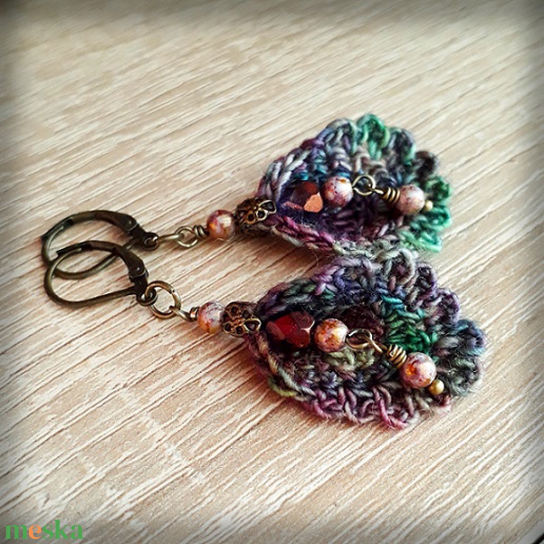 Legyezős, gyapjú fülbevaló - ékszer - fülbevaló - lógó fülbevaló - Meska.hu