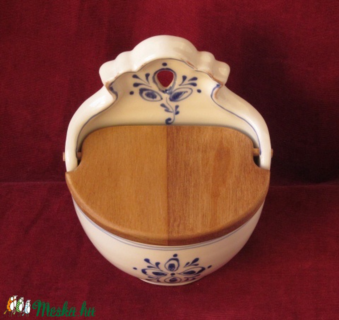 Sótartó fa fedéllel -  - Meska.hu