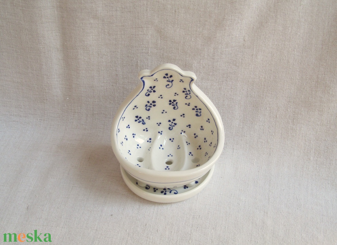 Szappantartó, kék virágokkal és pettyekkel - otthon & életmód - fürdőszoba - szappantartó - Meska.hu Szappantartó, kék virágokkal és pettyekkel - otthon & életmód - fürdőszoba - szappantartó - Meska.hu