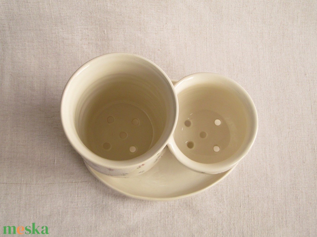 Evőeszköz szárító, két részes, mélyített díszítéssel, rózsaszín festett virágokkal - táska & tok - uzsonna- & ebéd tartó - evőeszköz tartó - Meska.hu