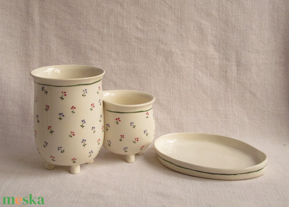 Evőeszköz szárító, két részes, mélyített díszítéssel, rózsaszín festett virágokkal - táska & tok - uzsonna- & ebéd tartó - evőeszköz tartó - Meska.hu