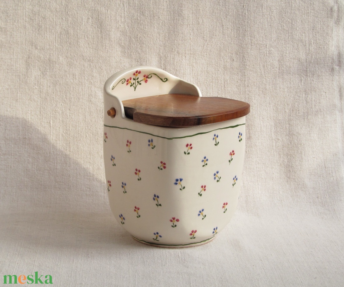 Kerámia sótartó, cukortartó fa fedéllel, virágos díszítéssel - otthon & életmód - konyhafelszerelés, tálalás - konyhai tárolás - fűszertartó - Meska.hu