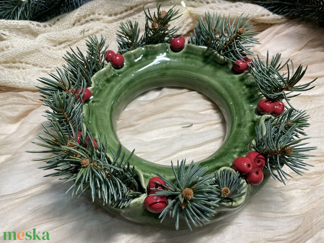 Kézzel Készült Karácsonyi Asztali Kerámia Koszorú Fenyőágakhoz - karácsony - adventi díszek - adventi gyertyadíszek és koszorúdíszek - Meska.hu Kézzel Készült Karácsonyi Asztali Kerámia Koszorú Fenyőágakhoz - karácsony - adventi díszek - adventi gyertyadíszek és koszorúdíszek - Meska.hu