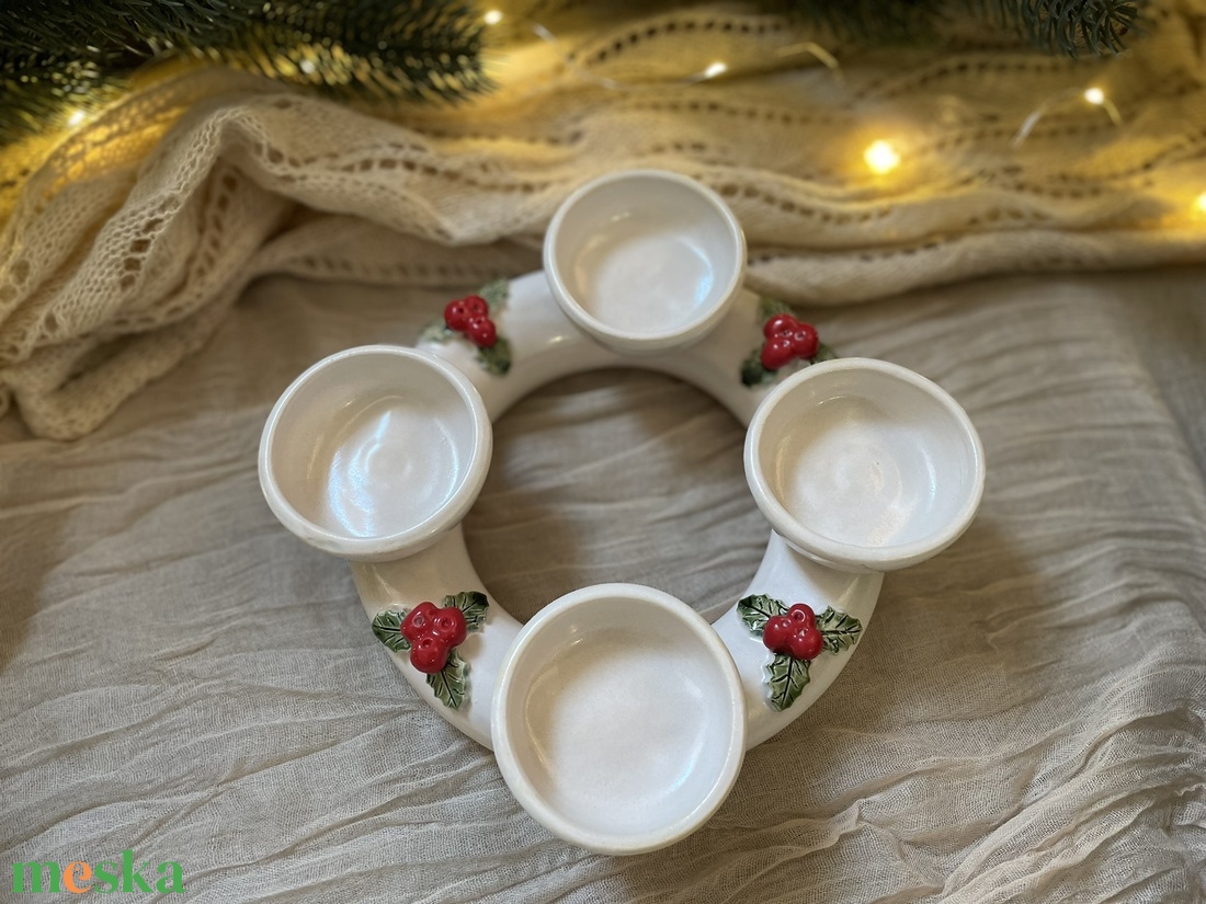 Kézzel Készített Kerámia Adventi Koszorú Piros Gyertyával - karácsony - adventi díszek - adventi koszorú - Meska.hu Kézzel Készített Kerámia Adventi Koszorú Piros Gyertyával - karácsony - adventi díszek - adventi koszorú - Meska.hu