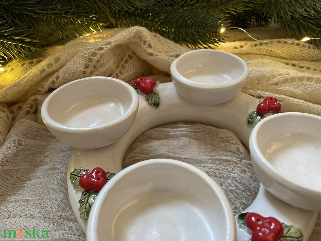 Kézzel Készített Kerámia Adventi Koszorú Piros Gyertyával - karácsony - adventi díszek - adventi koszorú - Meska.hu Kézzel Készített Kerámia Adventi Koszorú Piros Gyertyával - karácsony - adventi díszek - adventi koszorú - Meska.hu