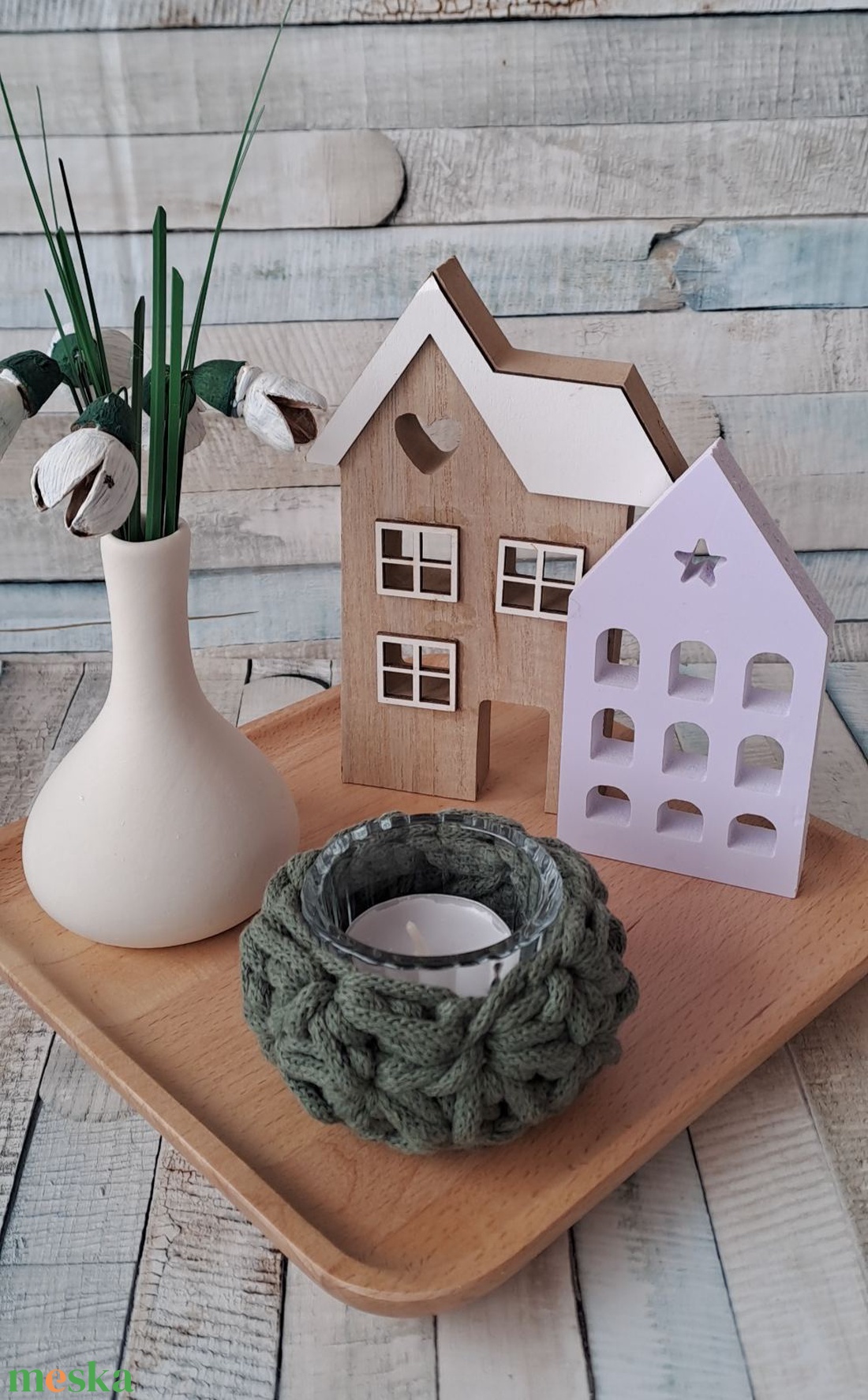 Hóvirágos asztali dekoráció, mécsestartóval, házikóval - otthon & életmód - dekoráció - asztal és polc dekoráció - asztaldísz - Meska.hu