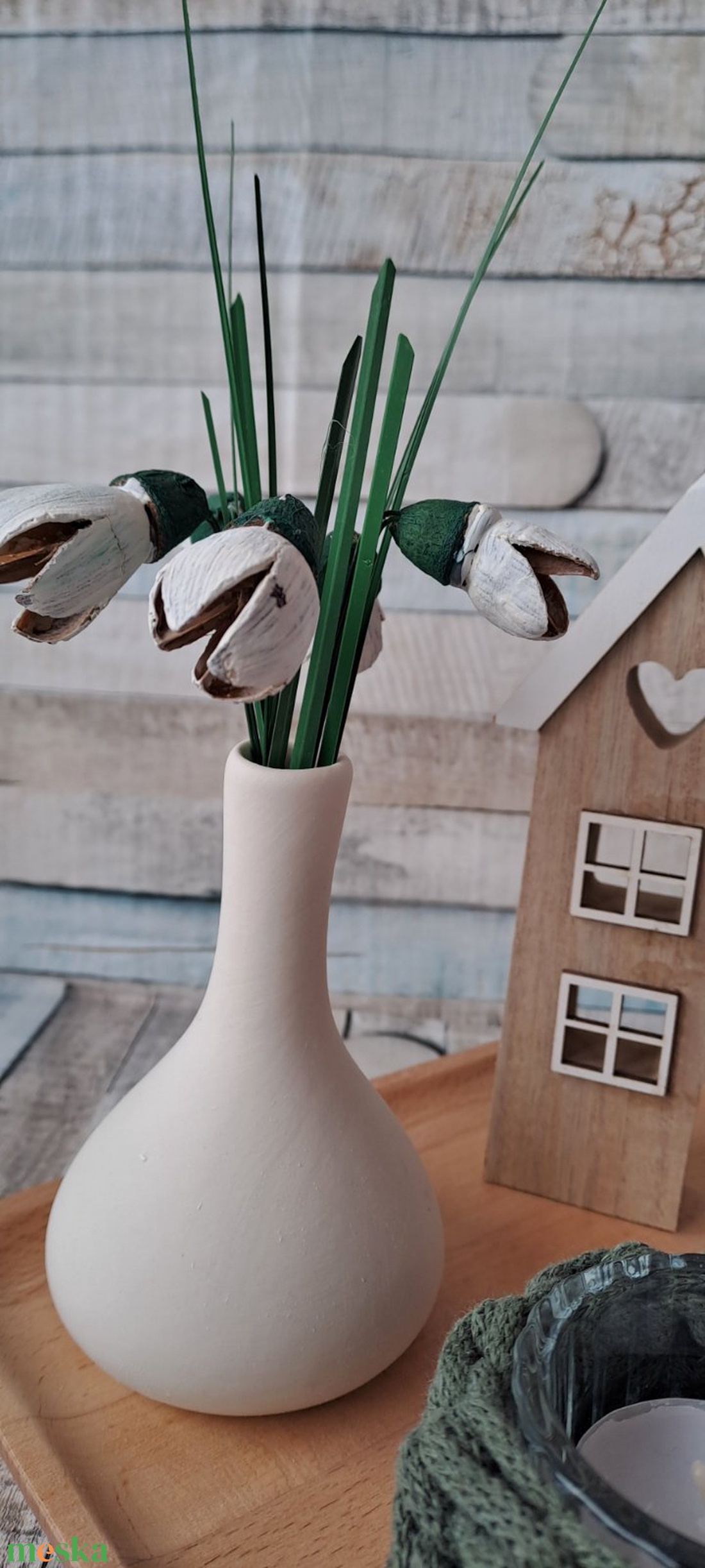 Hóvirágos asztali dekoráció, mécsestartóval, házikóval - otthon & életmód - dekoráció - asztal és polc dekoráció - asztaldísz - Meska.hu