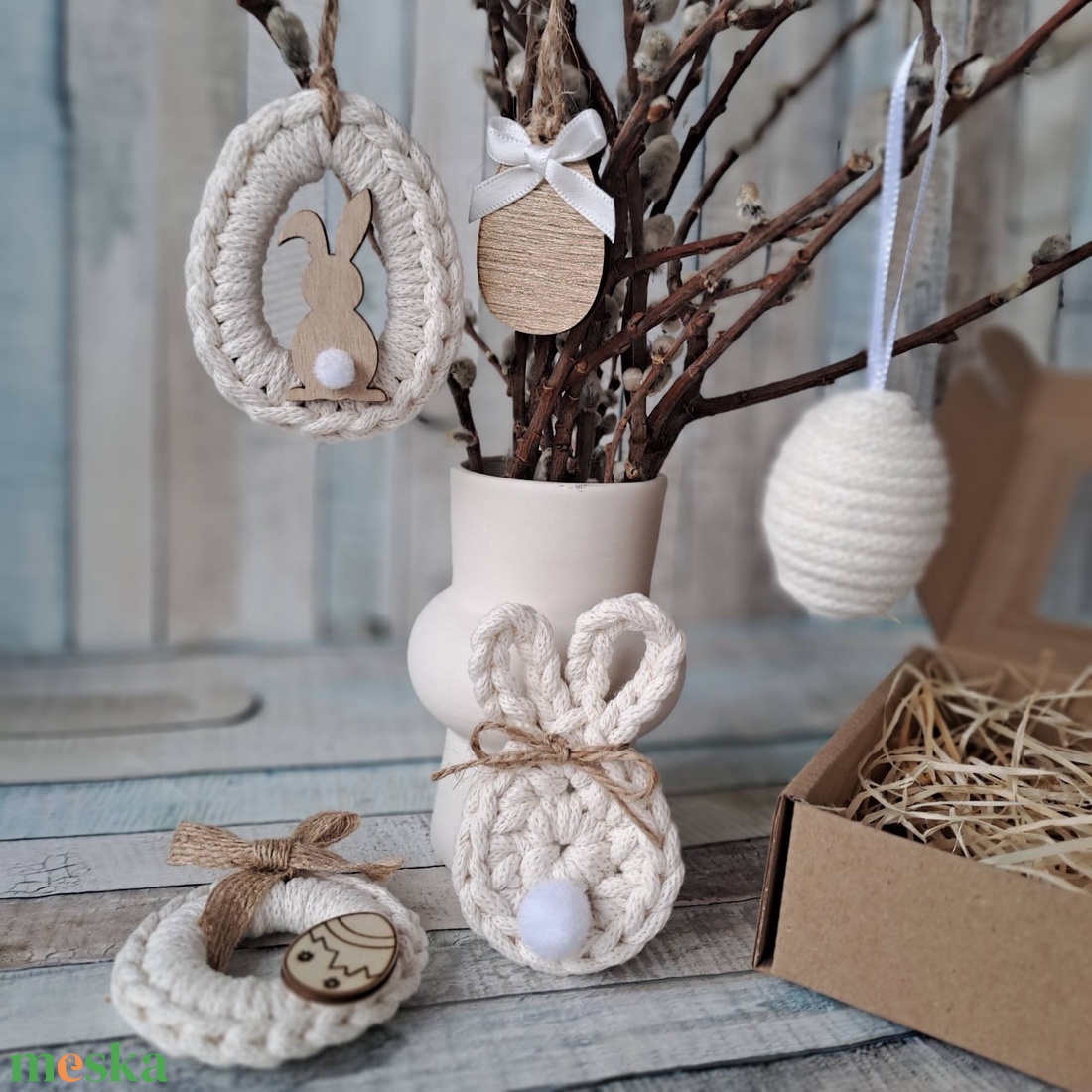 Húsvéti horgolt díszek dobozban - ünnepi díszek, dekorációk - húsvéti díszek és dekorációk - húsvéti tojásfadíszek - Meska.hu