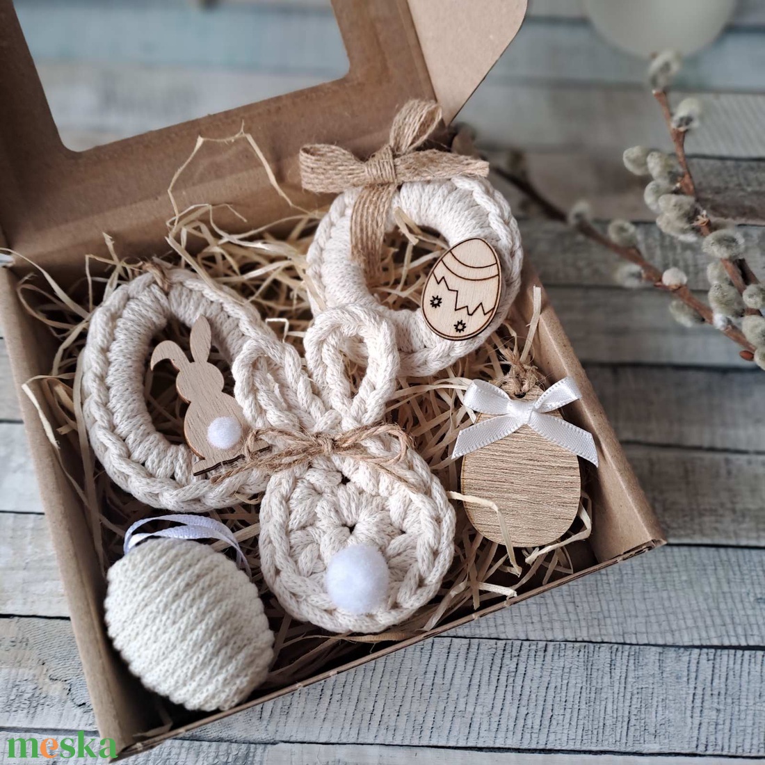 Húsvéti horgolt díszek dobozban - ünnepi díszek, dekorációk - húsvéti díszek és dekorációk - húsvéti tojásfadíszek - Meska.hu