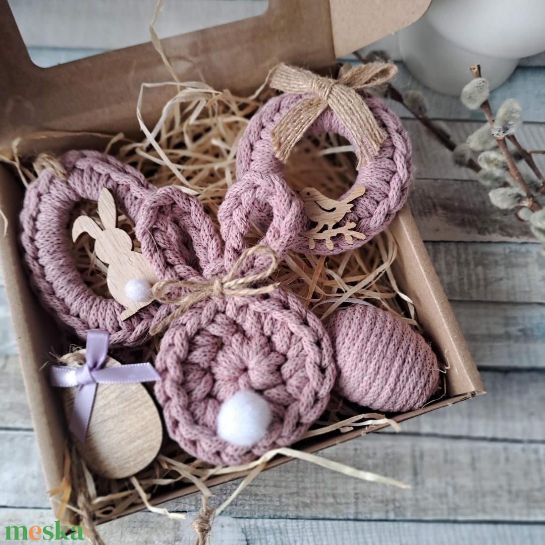 Húsvéti horgolt díszek dobozban - ünnepi díszek, dekorációk - húsvéti díszek és dekorációk - húsvéti tojásfadíszek - Meska.hu
