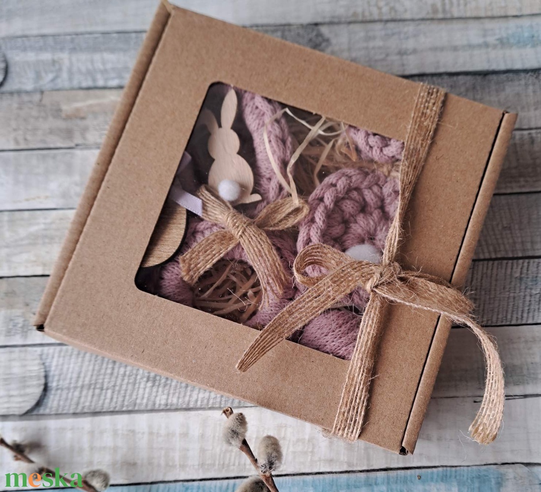 Húsvéti horgolt díszek dobozban - ünnepi díszek, dekorációk - húsvéti díszek és dekorációk - húsvéti tojásfadíszek - Meska.hu