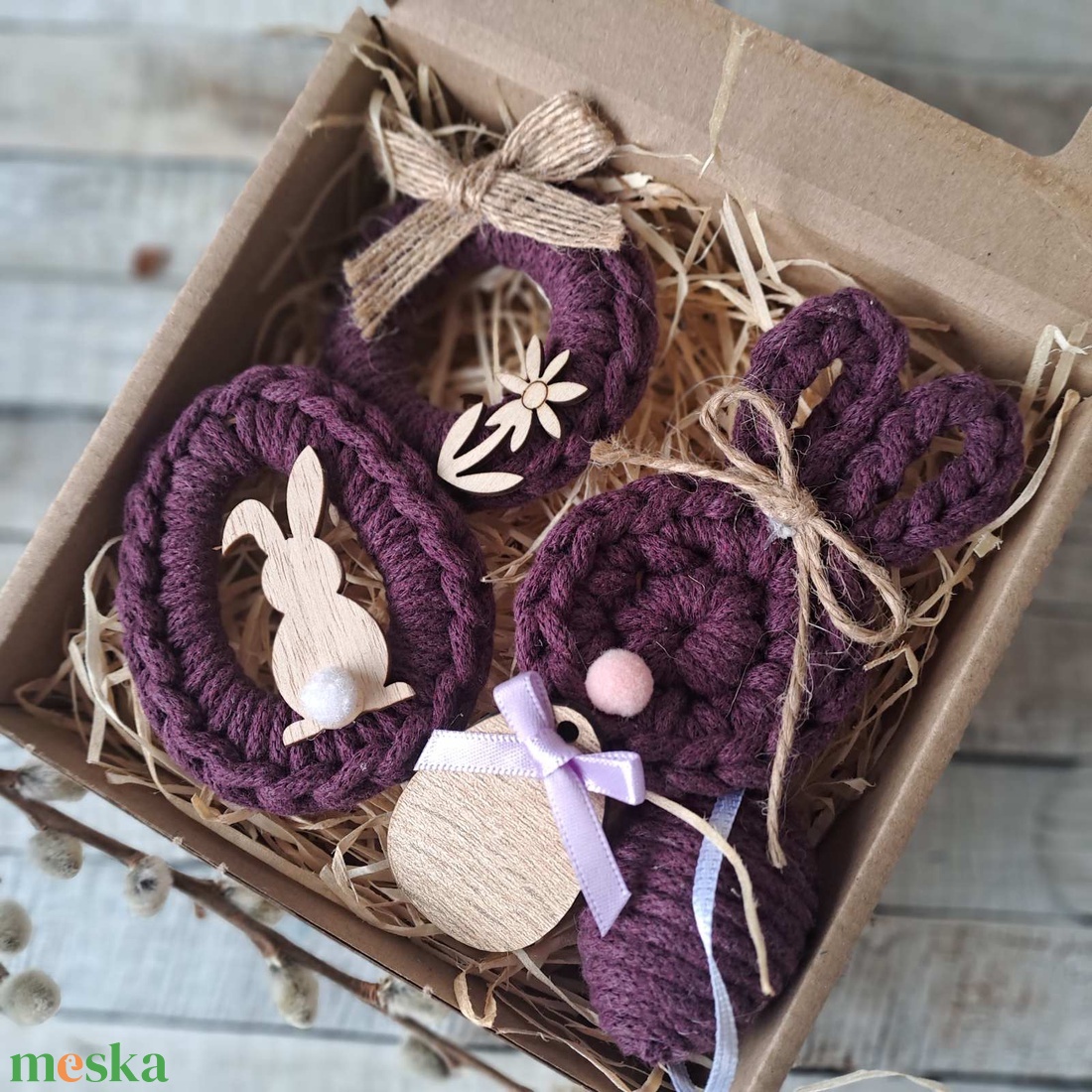 Húsvéti horgolt díszek dobozban - ünnepi díszek, dekorációk - húsvéti díszek és dekorációk - húsvéti tojásfadíszek - Meska.hu