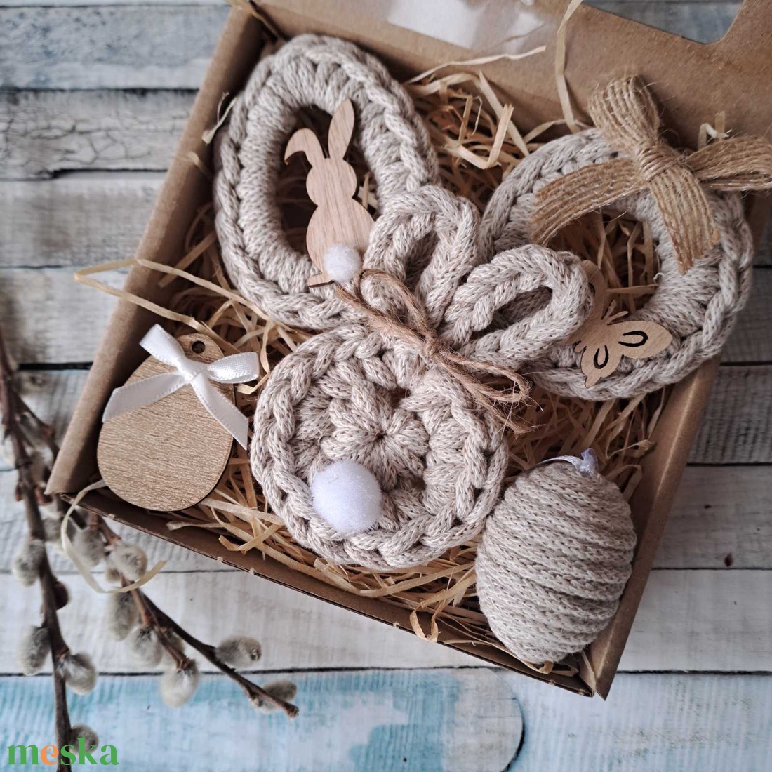 Húsvéti horgolt díszek dobozban - ünnepi díszek, dekorációk - húsvéti díszek és dekorációk - húsvéti tojásfadíszek - Meska.hu