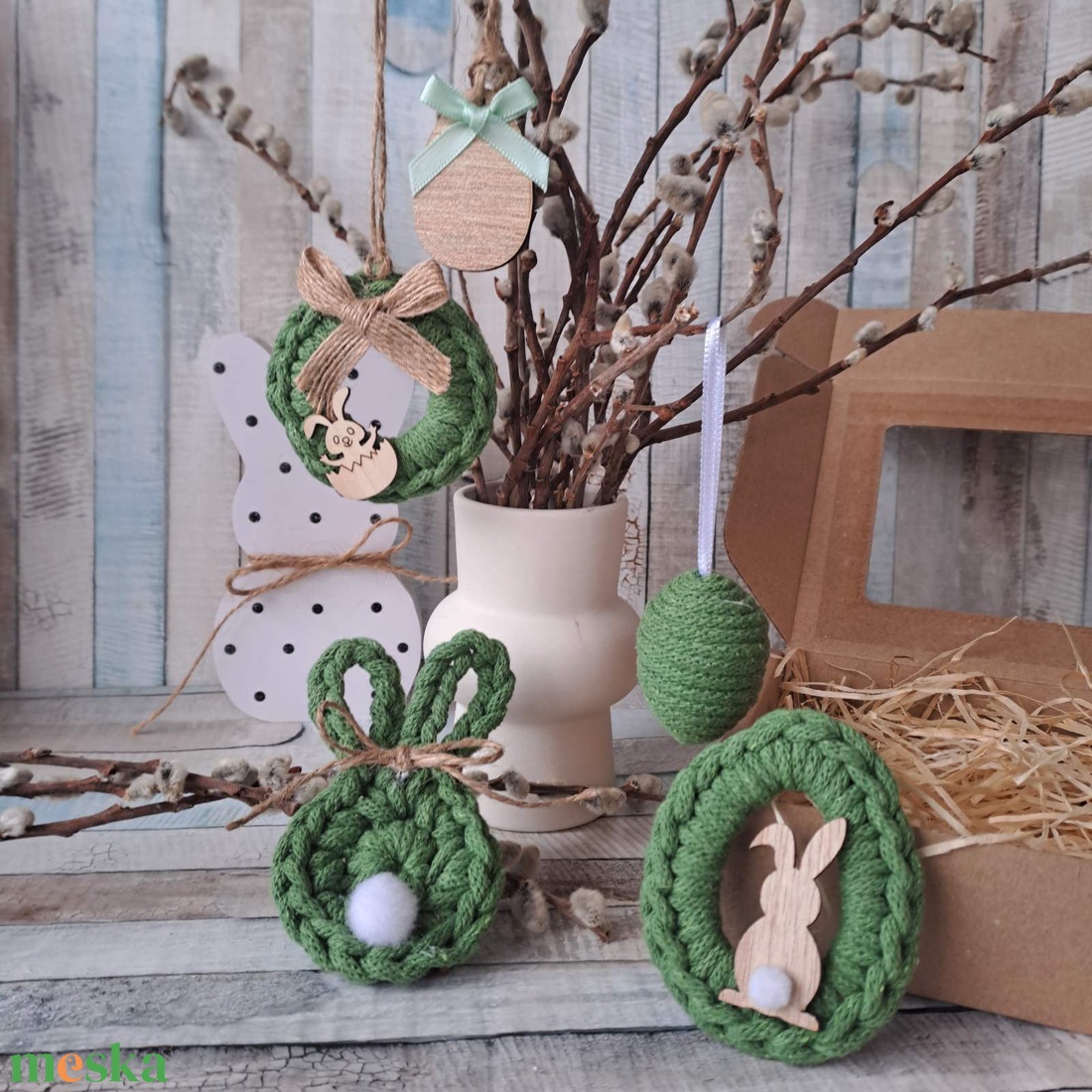Húsvéti horgolt díszek dobozban - ünnepi díszek, dekorációk - húsvéti díszek és dekorációk - húsvéti tojásfadíszek - Meska.hu