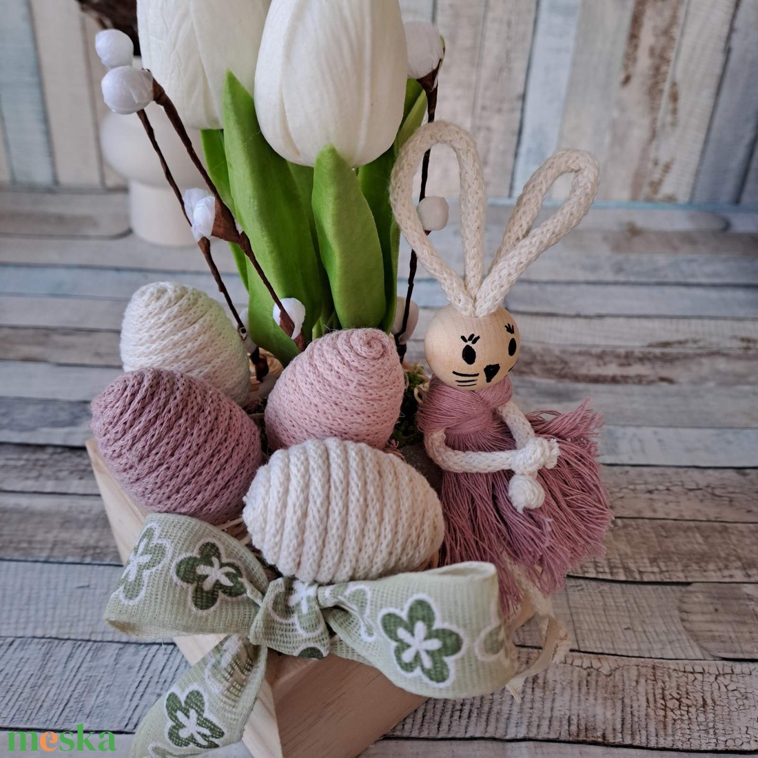 Húsvéti asztali dísz fa kaspóban, nyuszival, tojással, tulipánnal - ünnepi díszek, dekorációk - húsvéti díszek és dekorációk - húsvéti asztaldíszek - Meska.hu