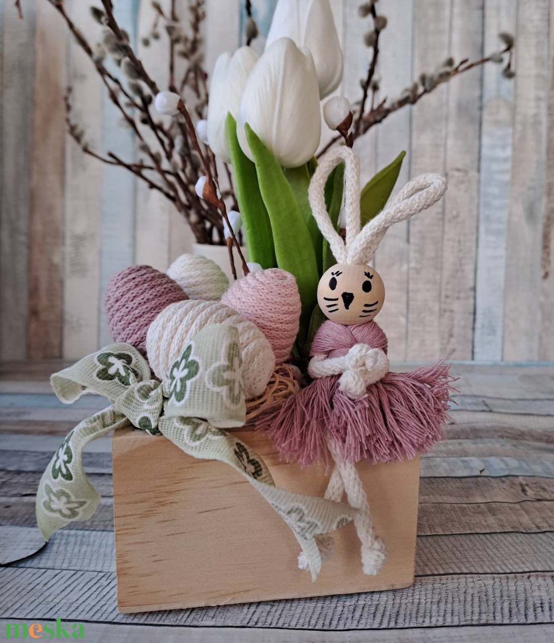 Húsvéti asztali dísz fa kaspóban, nyuszival, tojással, tulipánnal - ünnepi díszek, dekorációk - húsvéti díszek és dekorációk - húsvéti asztaldíszek - Meska.hu