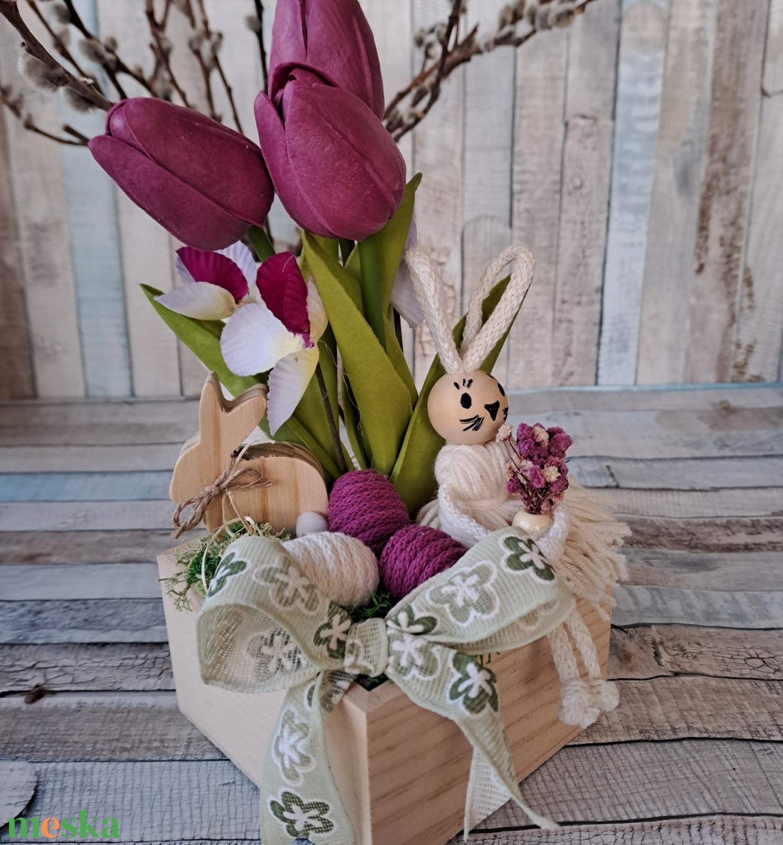 Húsvéti asztali dísz fa kaspóban, nyuszival, tojással, tulipánnal - ünnepi díszek, dekorációk - húsvéti díszek és dekorációk - húsvéti asztaldíszek - Meska.hu
