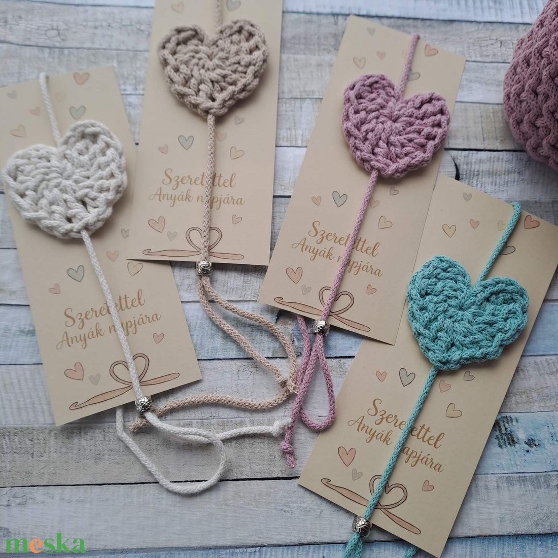 Horgolt szív alakú könyvjelző - könyv & zene - könyvjelző - Meska.hu