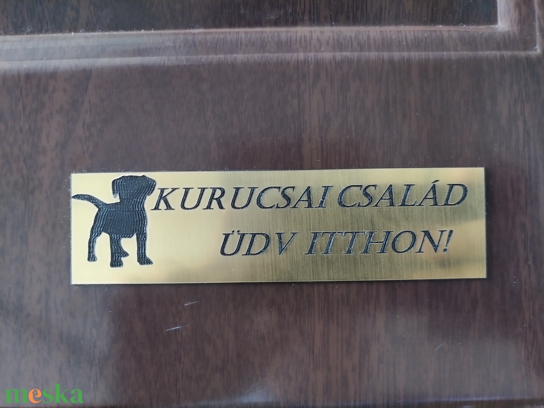 Gravírozott névtábla ajtóra vagy postaládára egyedi felirattal - otthon & életmód - dekoráció - ajtó- és ablak dekoráció - ajtótábla - Meska.hu Gravírozott névtábla ajtóra vagy postaládára egyedi felirattal - otthon & életmód - dekoráció - ajtó- és ablak dekoráció - ajtótábla - Meska.hu