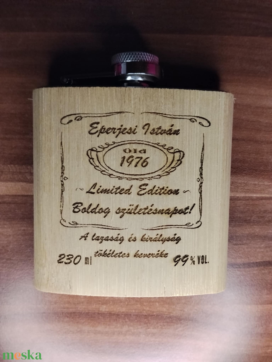 Gravírozott Laposüveg egyedi felirattal születésnapra - otthon & életmód - konyhafelszerelés, tálalás - flaska, csatos üveg - Meska.hu