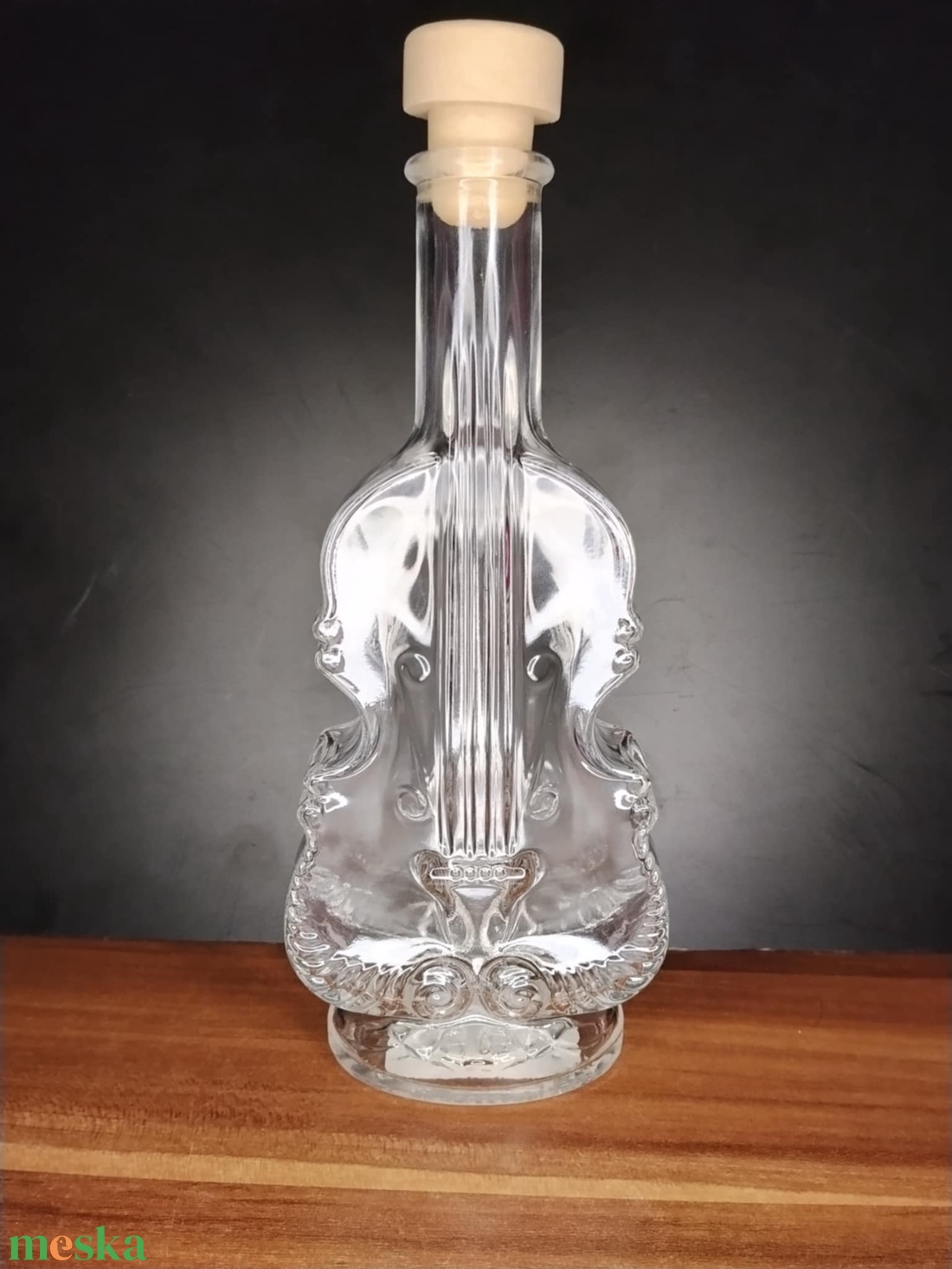 Hegedű alakú díszüveg palack saját felirattal - otthon & életmód - dekoráció - asztal és polc dekoráció - díszüveg - Meska.hu