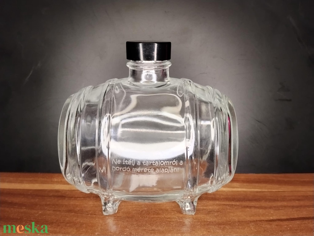 Hordó alakú díszüveg palack saját felirattal - otthon & életmód - dekoráció - asztal és polc dekoráció - díszüveg - Meska.hu
