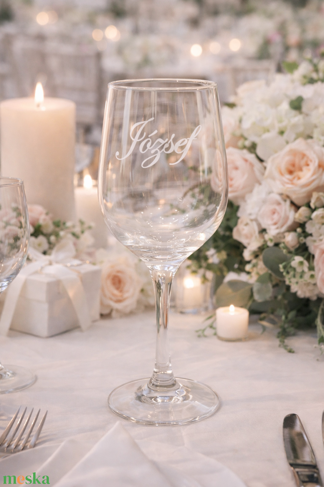 Gravírozott névreszóló borospohár esküvőre � elegáns ültetőpohár vendégeknek - otthon & életmód - konyhafelszerelés, tálalás - tálalás - boros poharak, szettek - Meska.hu