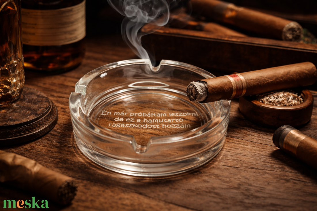 Gravírozott üveg hamutartó saját felirattal - otthon & életmód - dekoráció - asztal és polc dekoráció - díszüveg - Meska.hu