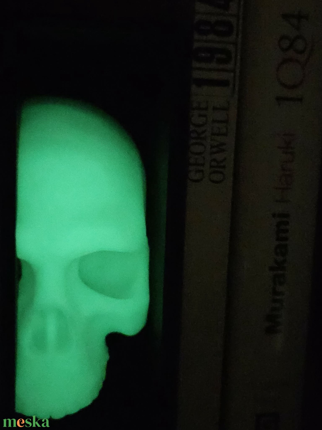 sötétben világító koponyás könyvtámasz - otthon & életmód - dekoráció - asztal és polc dekoráció - könyvtámasz - Meska.hu