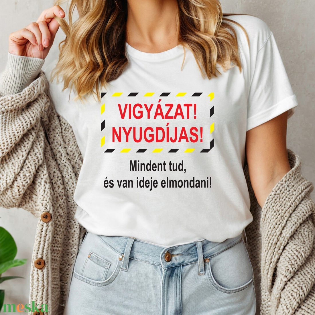 Vigyázat, nyugdíjas női póló - ruha & divat - női ruha - póló, felső - Meska.hu