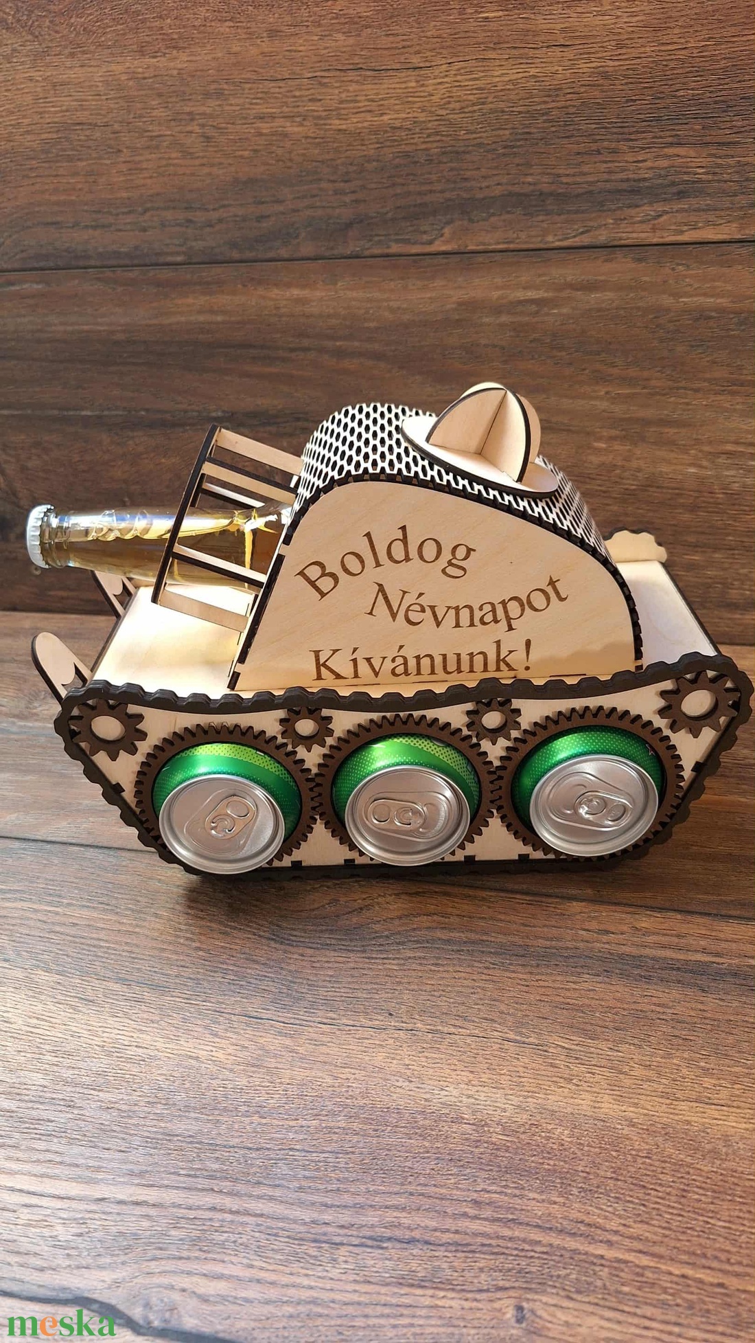 Egyedi fa sörös tank Férfiaknak - otthon & életmód - konyhafelszerelés, tálalás - italos kellékek - sörtartó - Meska.hu