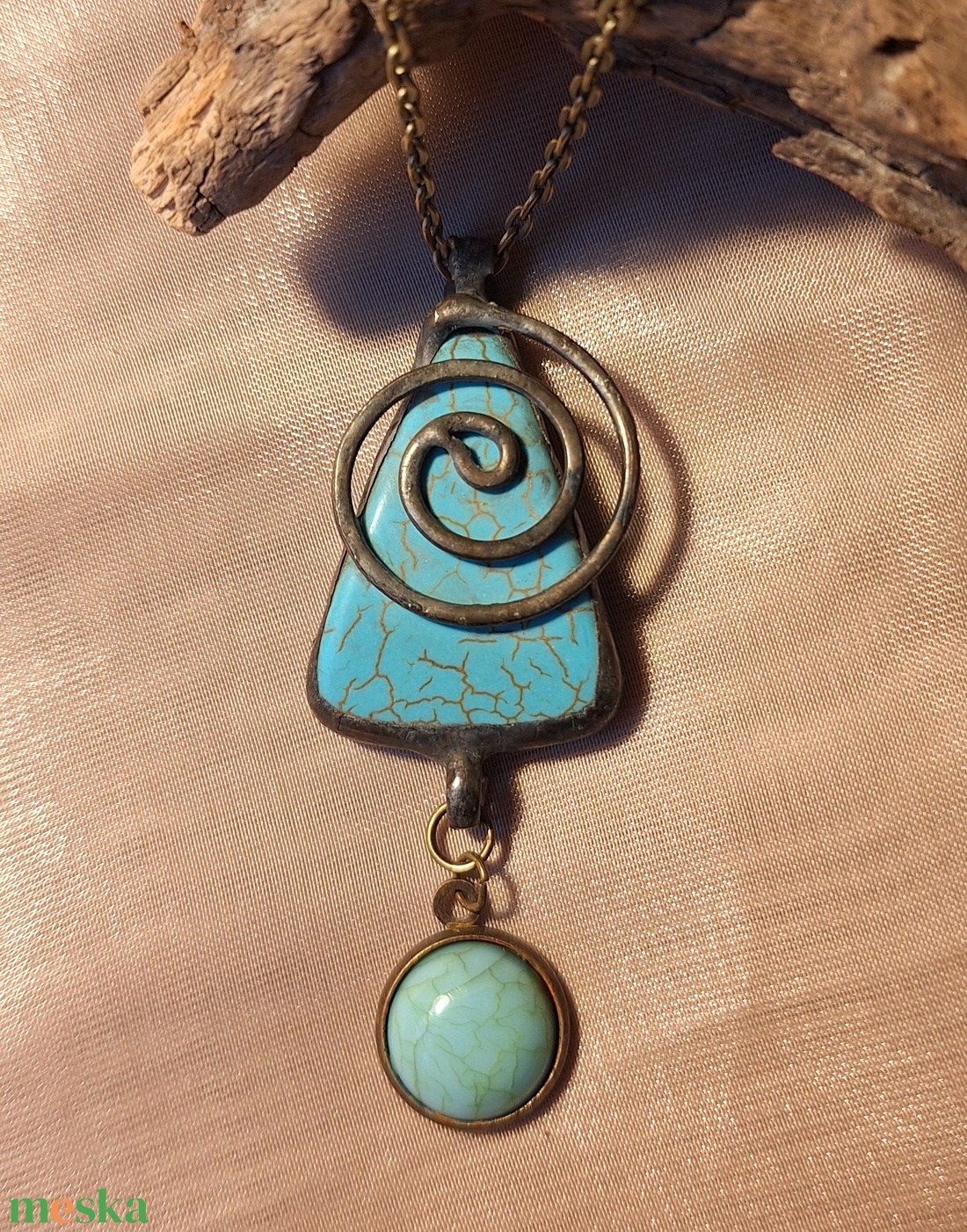 Antik hatású nyaklánc türkiz medál csigavonalas díszítéssel - ékszer - nyaklánc - medálos nyaklánc - Meska.hu