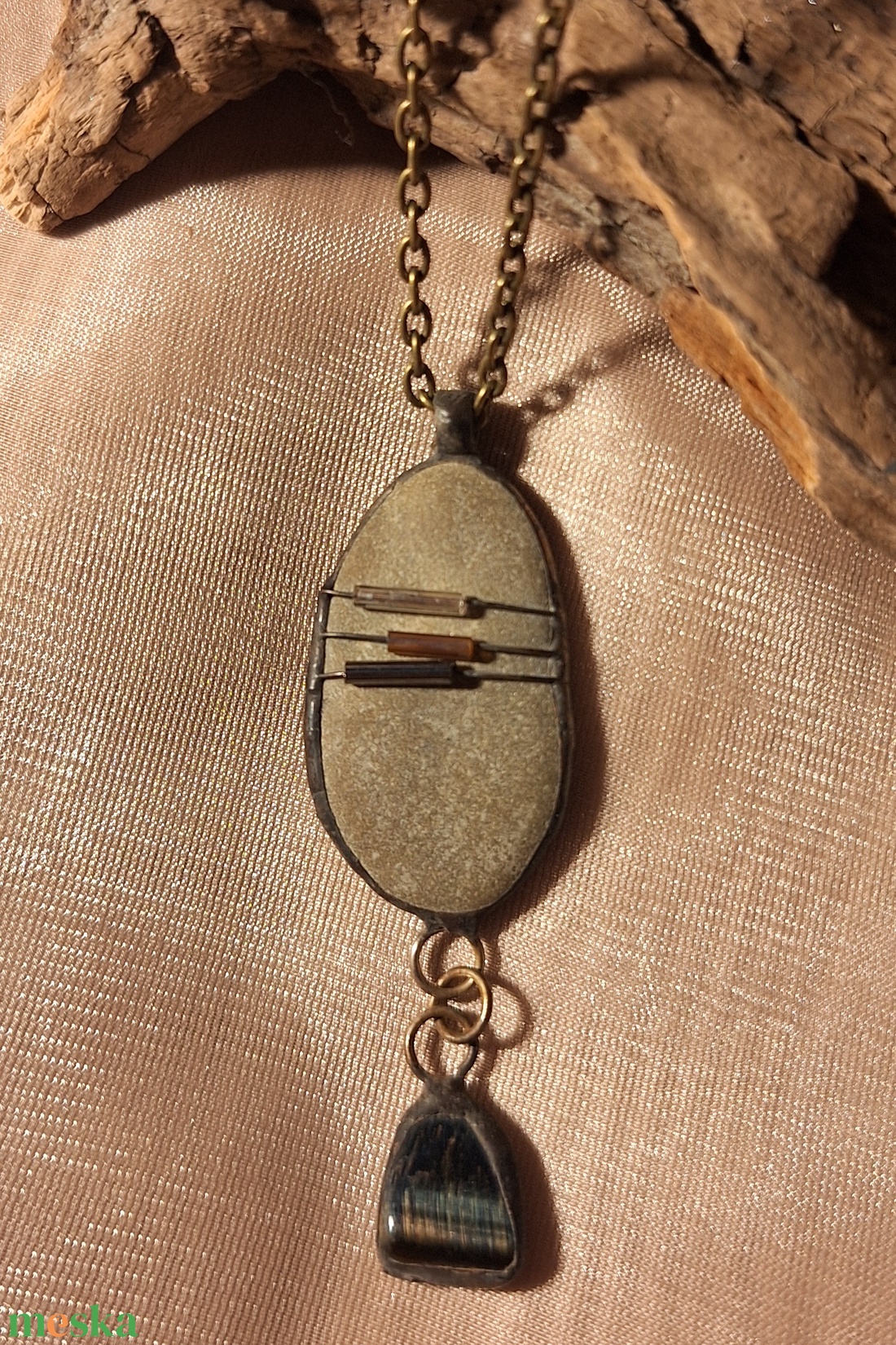 Antik hatású kő medál gyöngy díszítéssel, ásvány függővel - ékszer - nyaklánc - medálos nyaklánc - Meska.hu