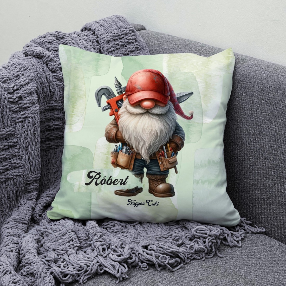 Névvel kérhető - Szerelő Ezermester manó mintás párna - otthon & életmód - lakástextil - párna & párnahuzat - díszpárna (belsővel együtt) - Meska.hu