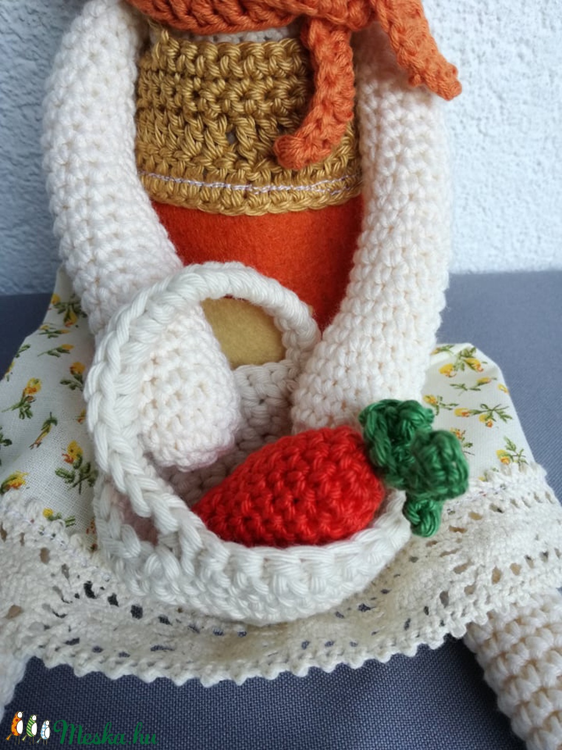 Nyuszi kosárkával - játék & sport - plüssállat & játékfigura - nyuszi - Meska.hu