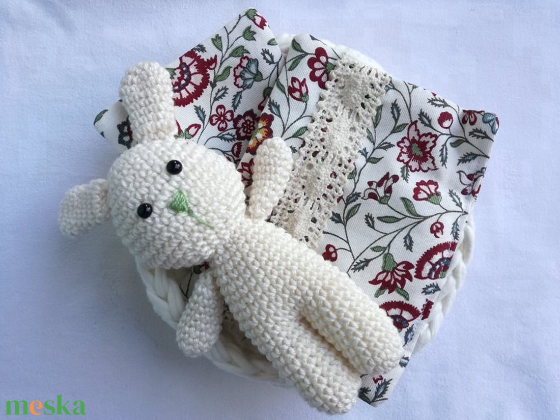 Nyuszi alszik (virágos) - játék & sport - plüssállat & játékfigura - nyuszi - Meska.hu