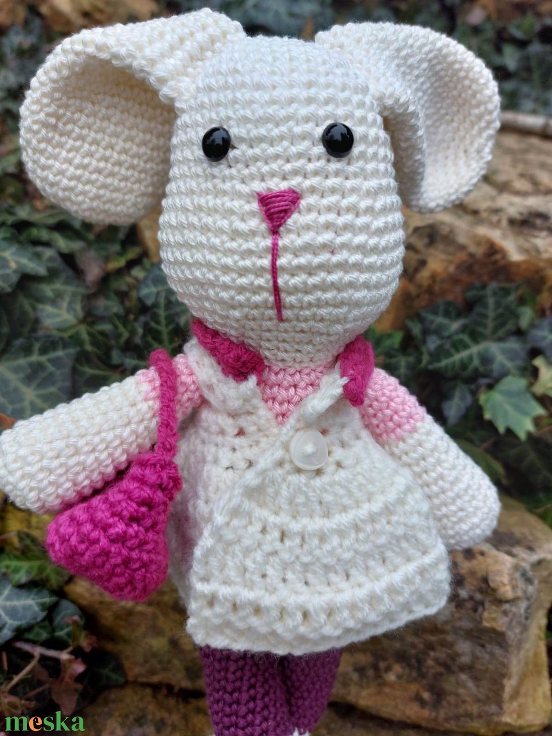 Nyuszi kabátkában - játék & sport - plüssállat & játékfigura - nyuszi - Meska.hu