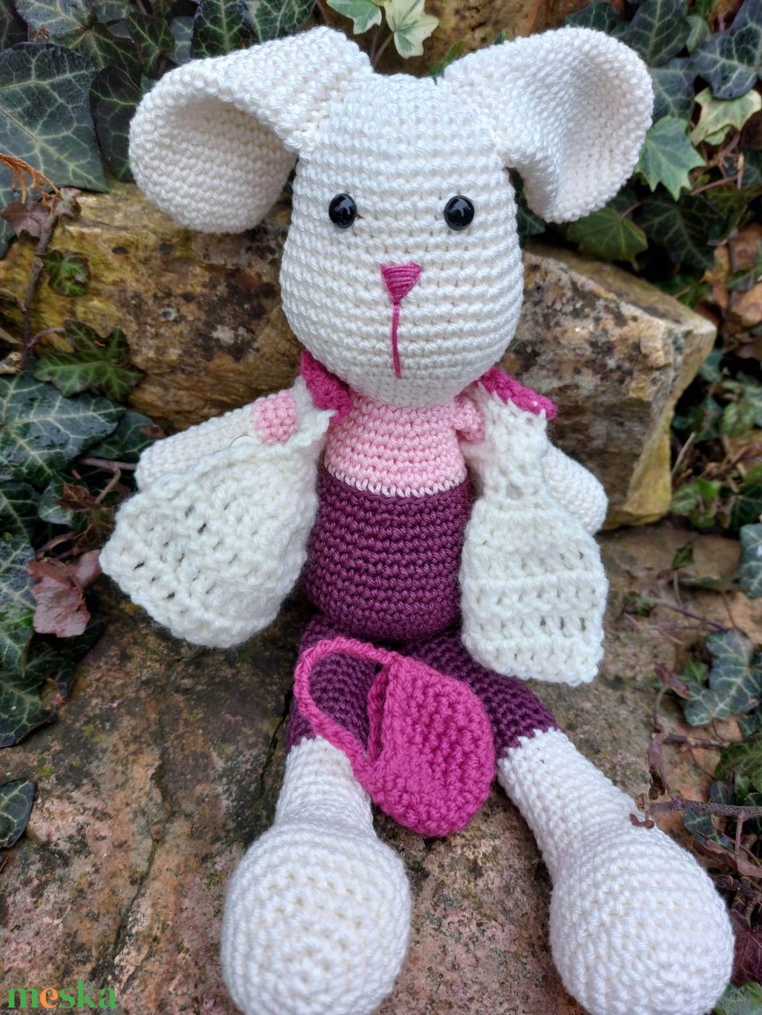 Nyuszi kabátkában - játék & sport - plüssállat & játékfigura - nyuszi - Meska.hu