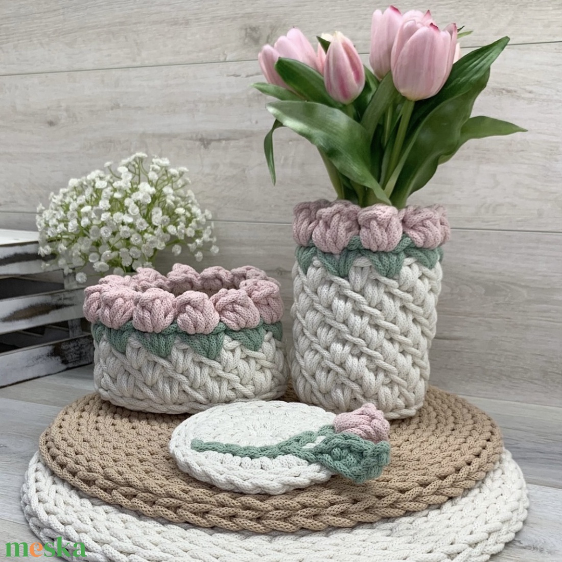 Tulipános horgolt váza - otthon & életmód - dekoráció - virágdísz és tartó - váza - Meska.hu