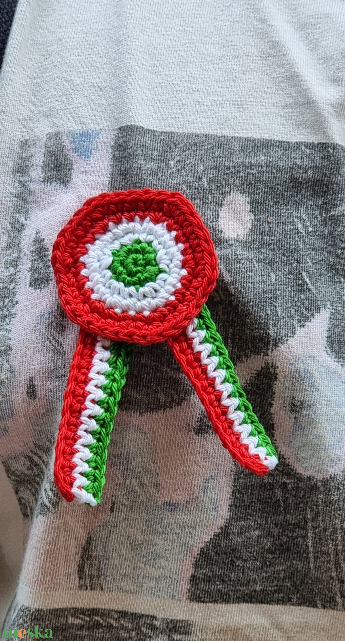 Horgolt pamut kokárda - ékszer - kitűző és bross - Meska.hu