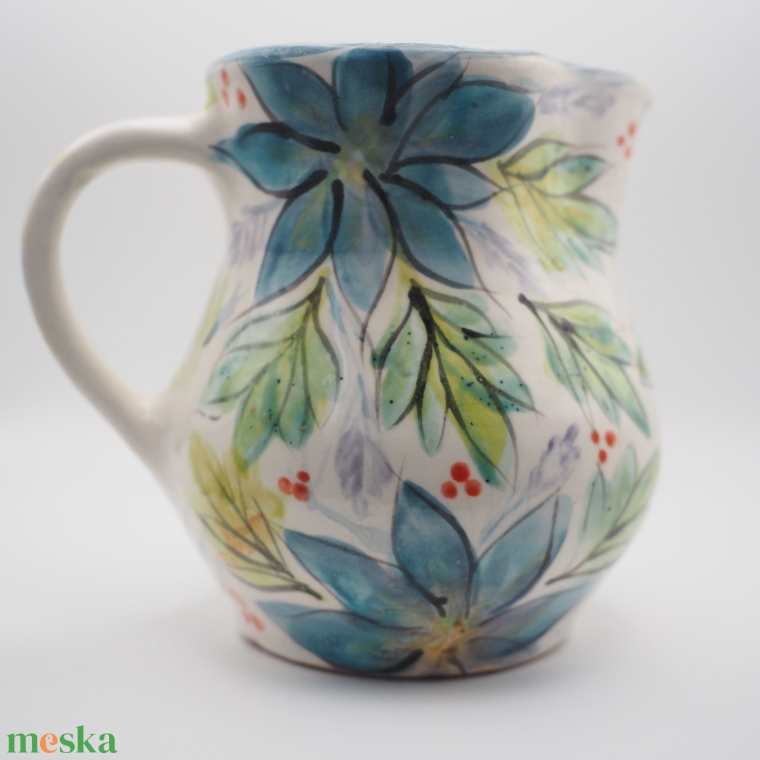 Korongozott, kék virágmintával díszített kerámia kancsó kékeszöld levelekkel - otthon & életmód - dekoráció - asztal és polc dekoráció - dekorációs tál, tartó - Meska.hu