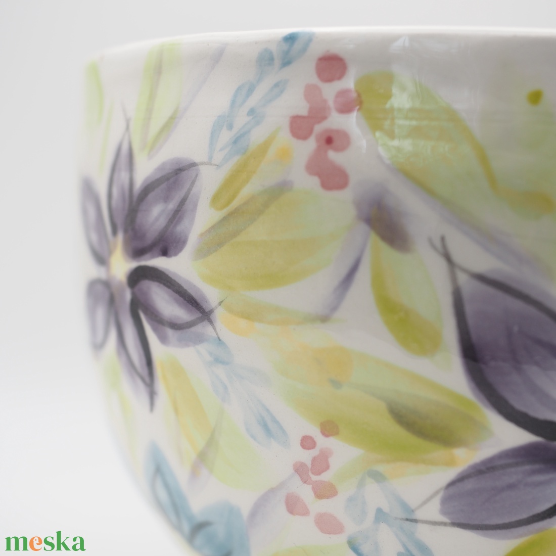 Korongozott, lila virágmintával díszített kerámia tál  - otthon & életmód - dekoráció - asztal és polc dekoráció - dekorációs tál, tartó - Meska.hu