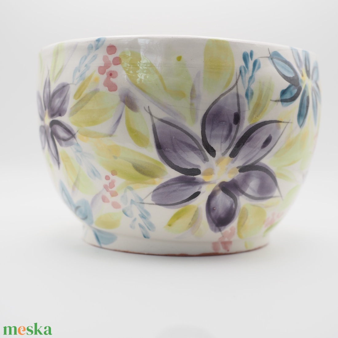 Korongozott, lila virágmintával díszített kerámia tál  - otthon & életmód - dekoráció - asztal és polc dekoráció - dekorációs tál, tartó - Meska.hu