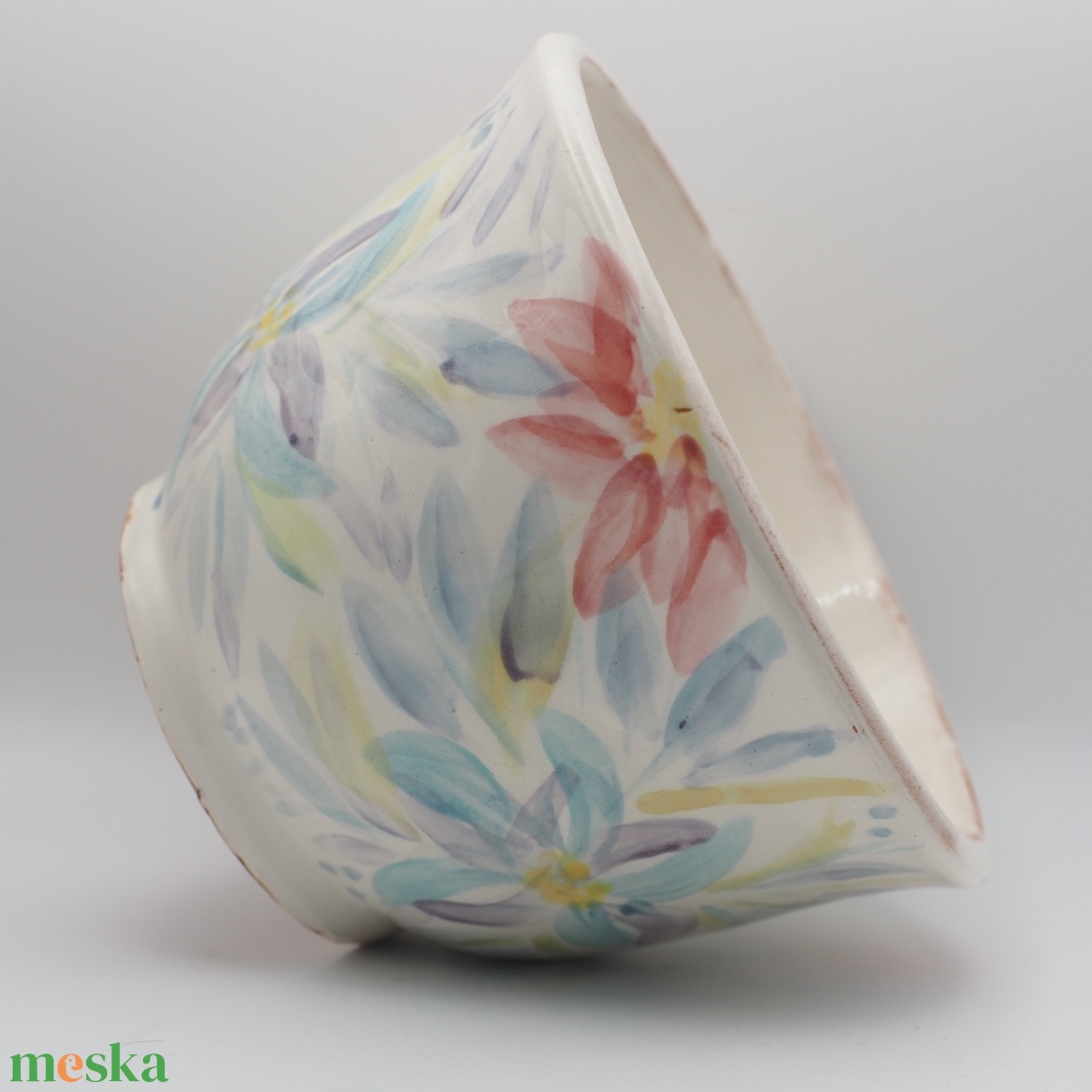 Korongozott, pasztell virágmintával díszített kerámia tál   - otthon & életmód - dekoráció - asztal és polc dekoráció - dekorációs tál, tartó - Meska.hu