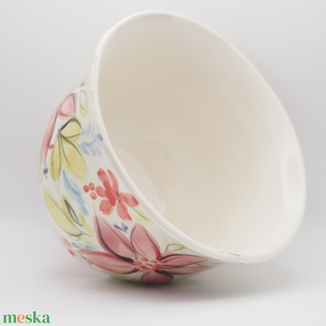 Korongozott, piros virágmintával díszített kerámia tál   - otthon & életmód - dekoráció - asztal és polc dekoráció - dekorációs tál, tartó - Meska.hu