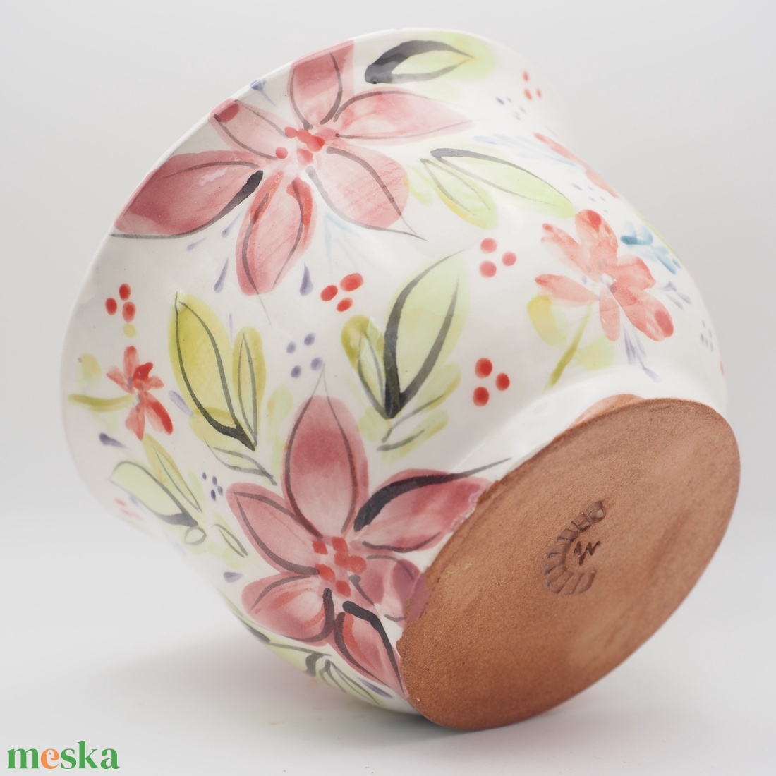 Korongozott, piros virágmintával díszített kerámia tál   - otthon & életmód - dekoráció - asztal és polc dekoráció - dekorációs tál, tartó - Meska.hu