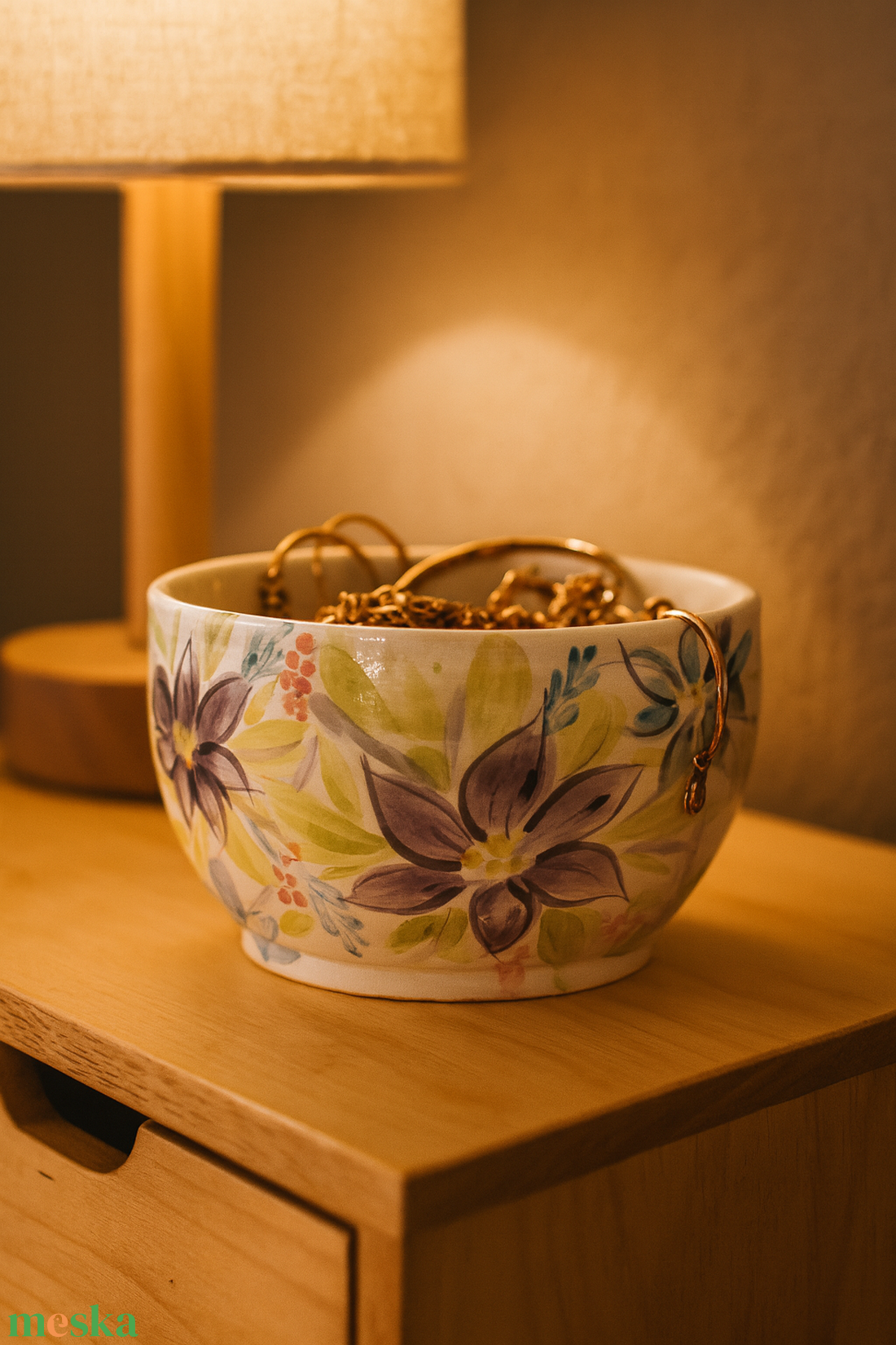 Korongozott, lila virágmintával díszített kerámia tál  - otthon & életmód - dekoráció - asztal és polc dekoráció - dekorációs tál, tartó - Meska.hu