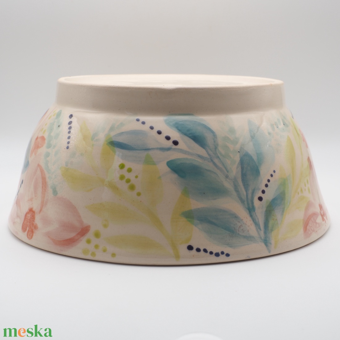 Pasztell színű virágmintával díszített kerámia tál   - otthon & életmód - konyhafelszerelés, tálalás - tálalás - tányér & étkészlet - Meska.hu
