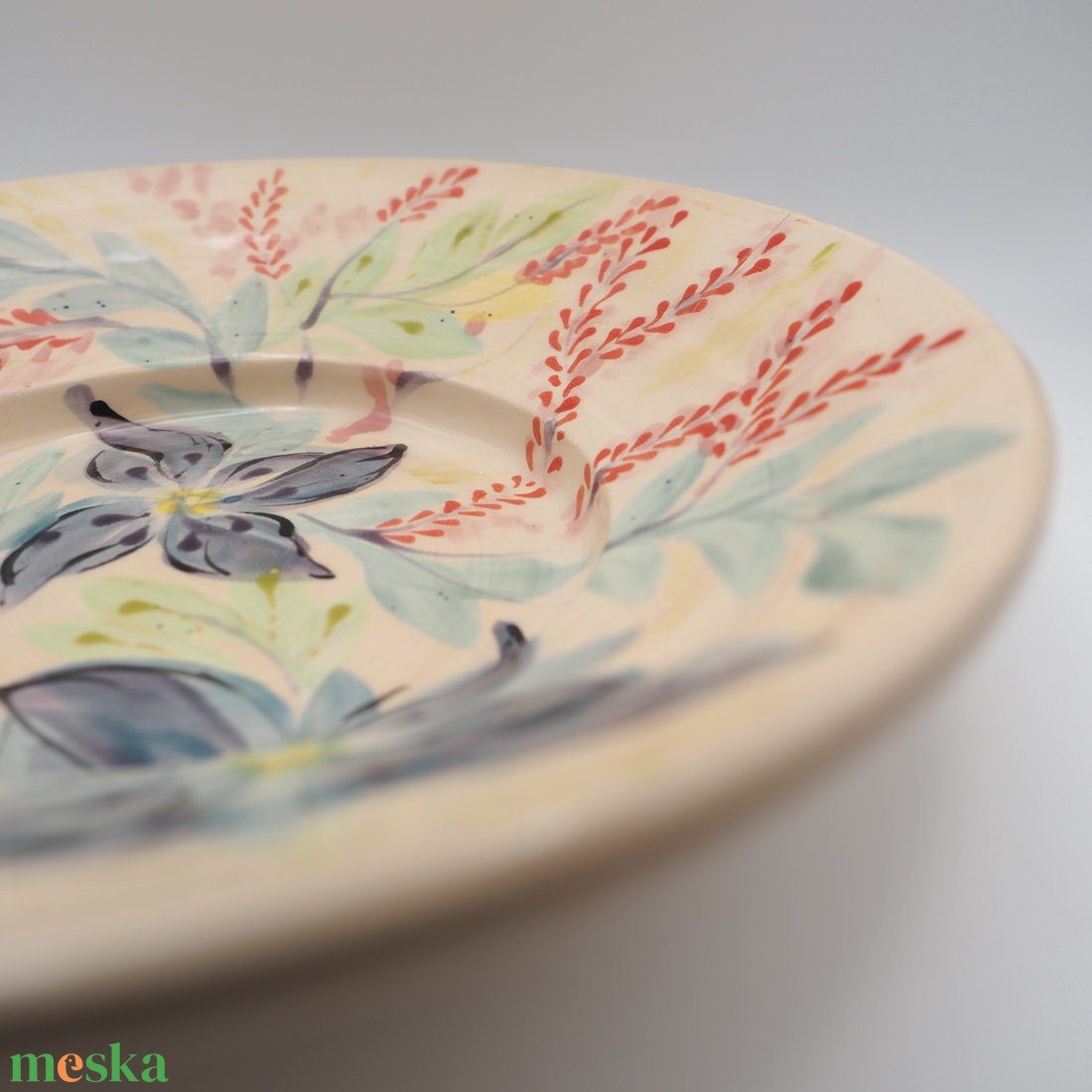 Kézzel készült kerámia tányér � virágmintával - otthon & életmód - konyhafelszerelés, tálalás - tálalás - tányér- és poháralátét - Meska.hu